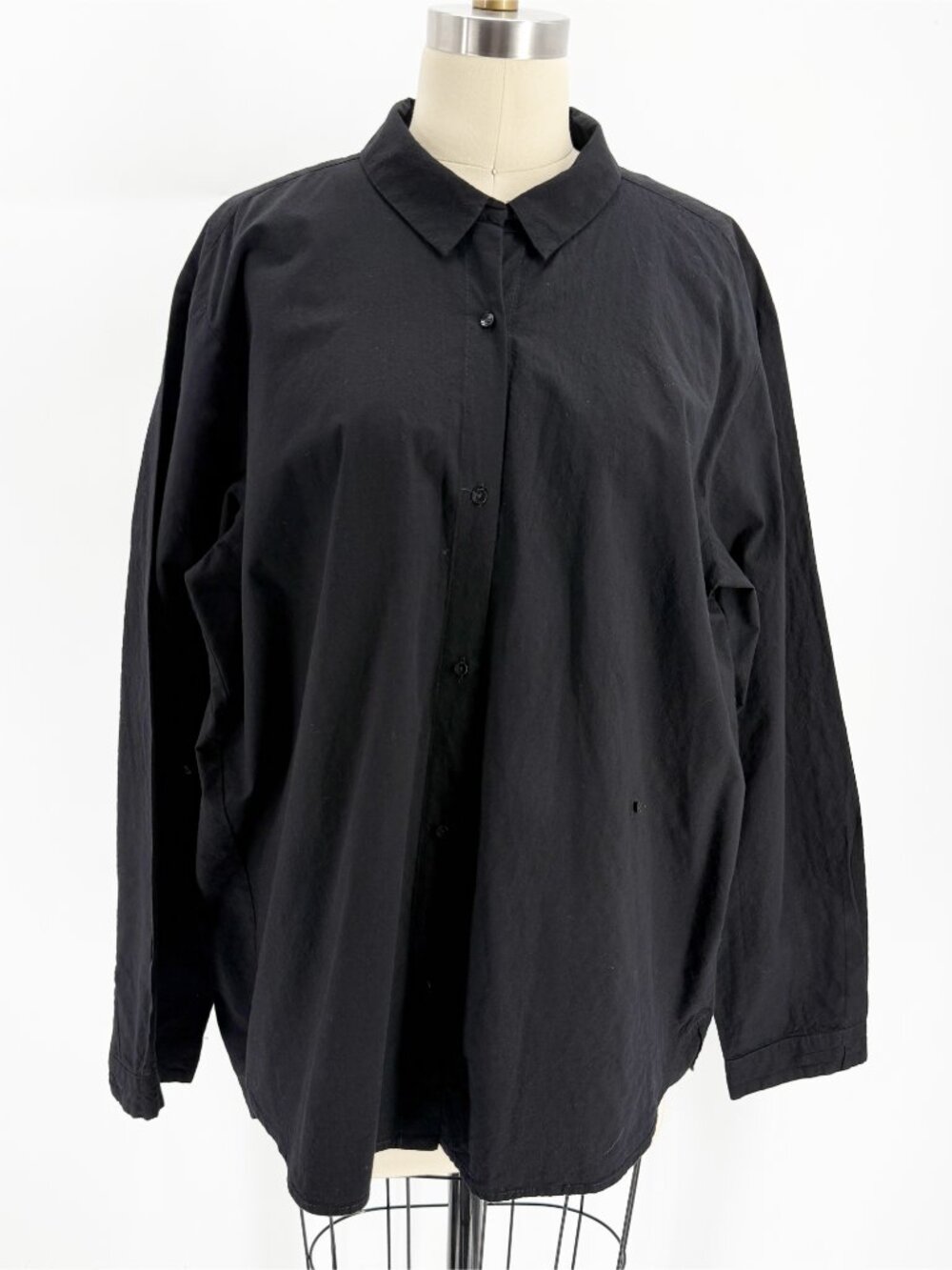 HUMANOID Women's Minimalist Black LSV Button Down Shirt L